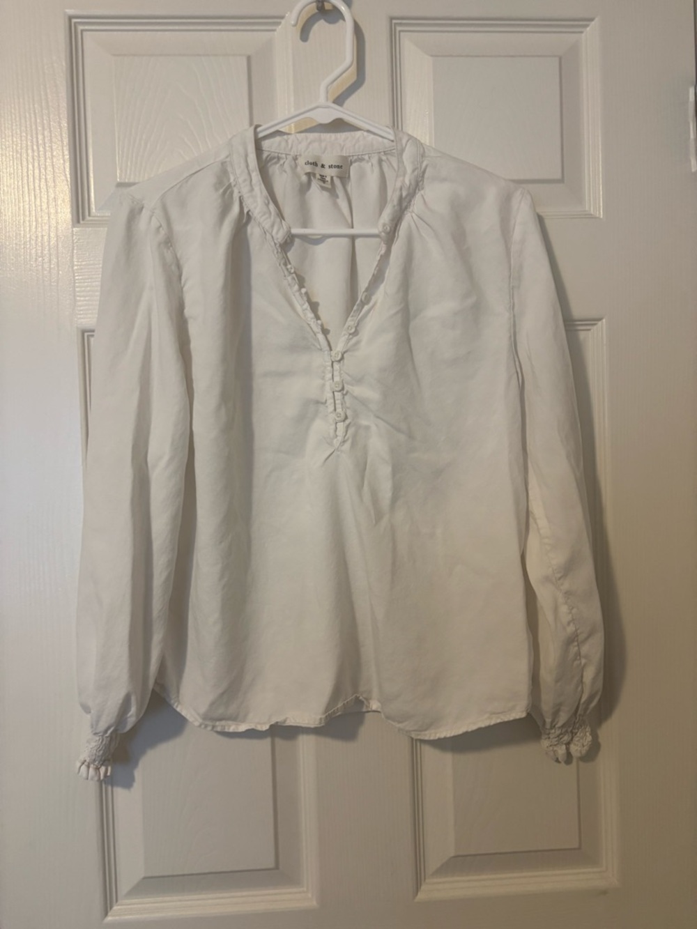 cloth & stone White Long-Sleeve Ruffle Peasant V-Neck Blouse